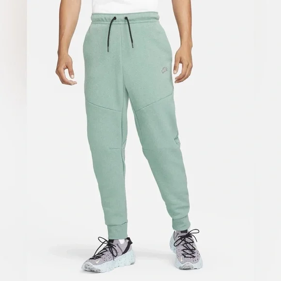 Nike Men’s Tech Fleece Taper Jogger Sweatpants Mica Green Size Medium - Picture 9 of 14